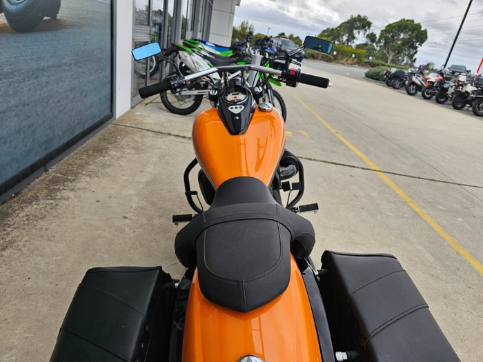 2022 Kawasaki VULCAN 900 (VN900) CLASSIC Orange