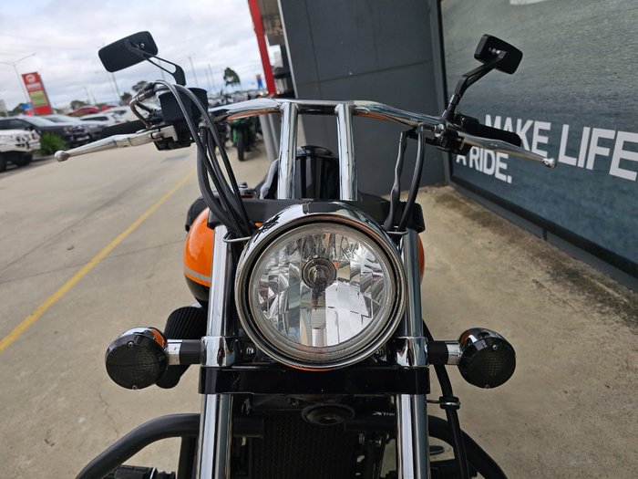 2022 Kawasaki VULCAN 900 (VN900) CLASSIC Orange