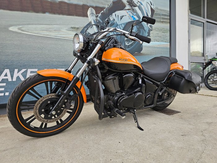 2022 Kawasaki VULCAN 900 (VN900) CLASSIC Orange