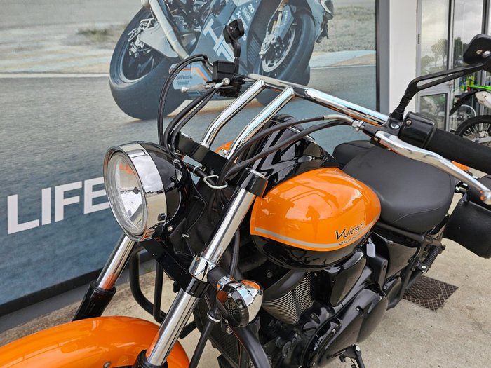 2022 Kawasaki VULCAN 900 (VN900) CLASSIC Orange