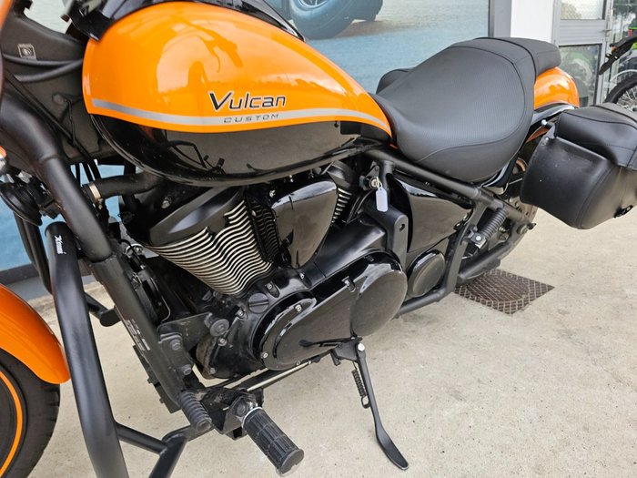 2022 Kawasaki VULCAN 900 (VN900) CLASSIC Orange