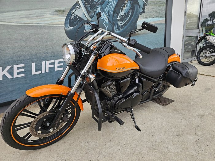2022 Kawasaki VULCAN 900 (VN900) CLASSIC Orange