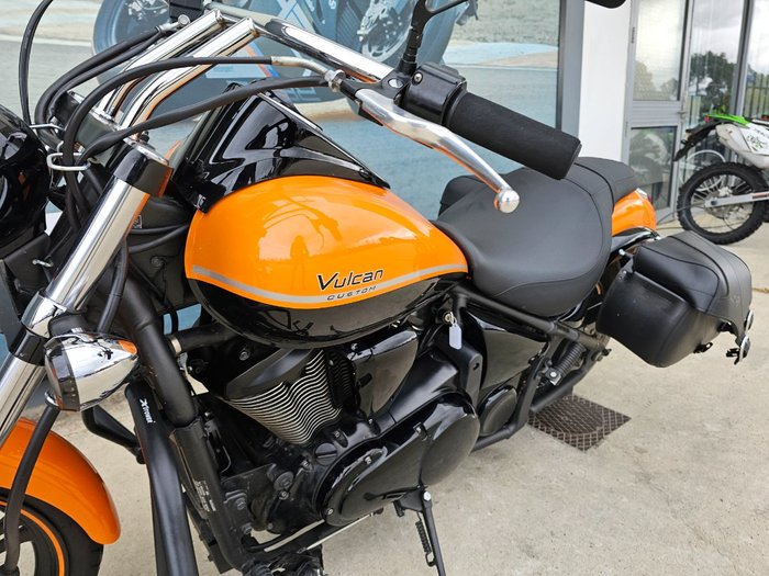 2022 Kawasaki VULCAN 900 (VN900) CLASSIC Orange