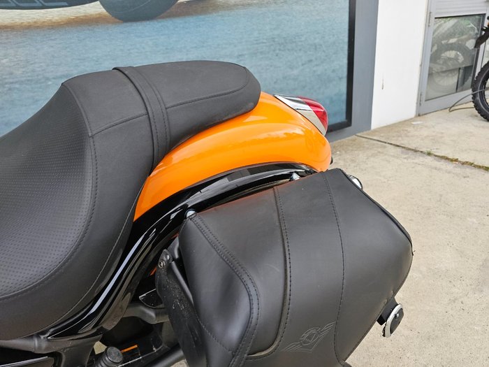 2022 Kawasaki VULCAN 900 (VN900) CLASSIC Orange