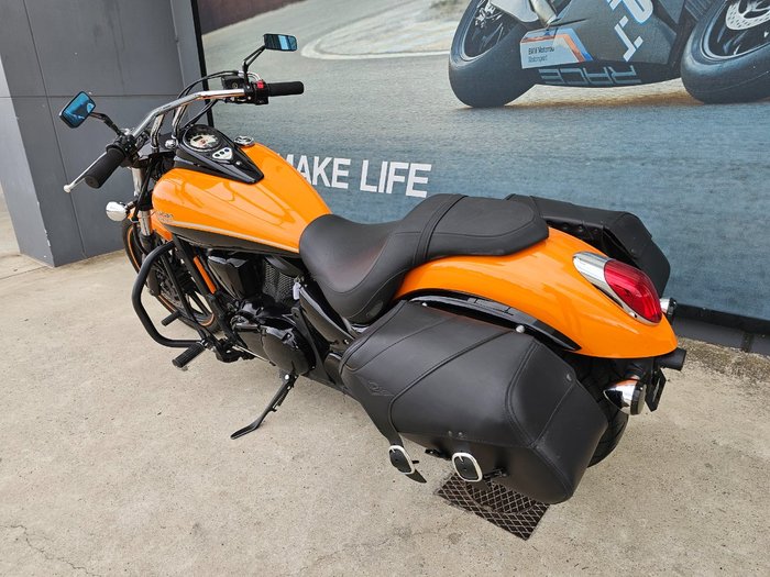 2022 Kawasaki VULCAN 900 (VN900) CLASSIC Orange
