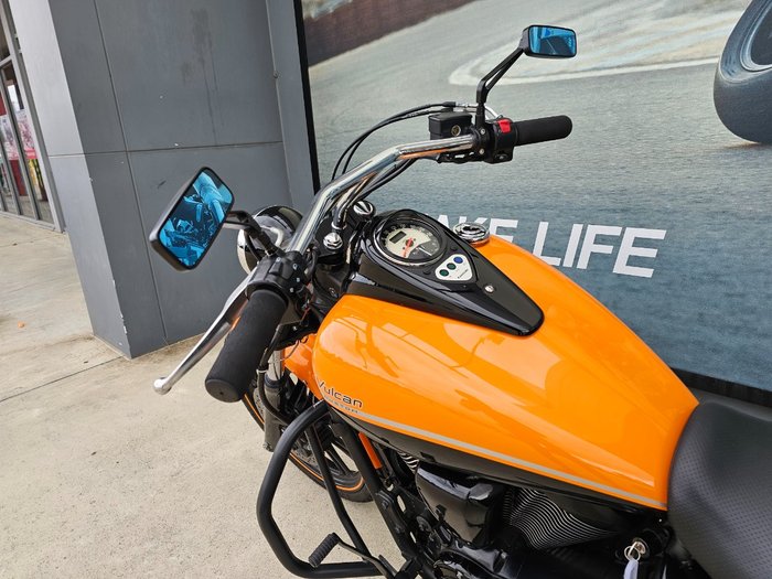 2022 Kawasaki VULCAN 900 (VN900) CLASSIC Orange