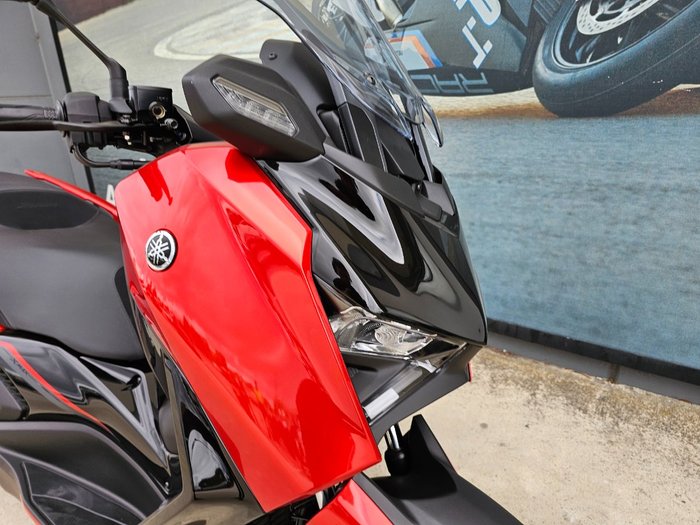 2025 Yamaha XMAX 300 (CZD300A) Orange