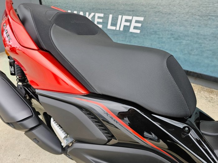 2025 Yamaha XMAX 300 (CZD300A) Orange