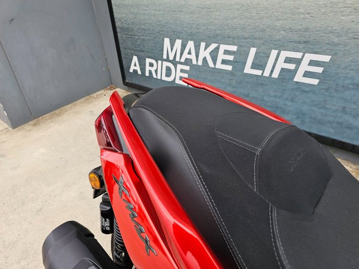 2025 Yamaha XMAX 300 (CZD300A) Orange