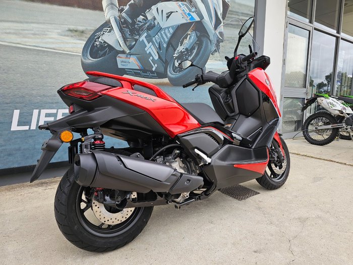 2025 Yamaha XMAX 300 (CZD300A) Orange