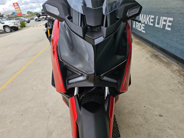 2025 Yamaha XMAX 300 (CZD300A) Orange