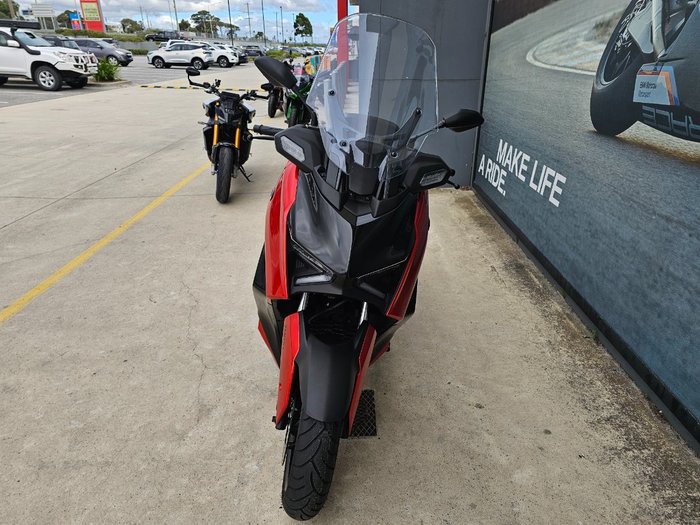 2025 Yamaha XMAX 300 (CZD300A) Orange