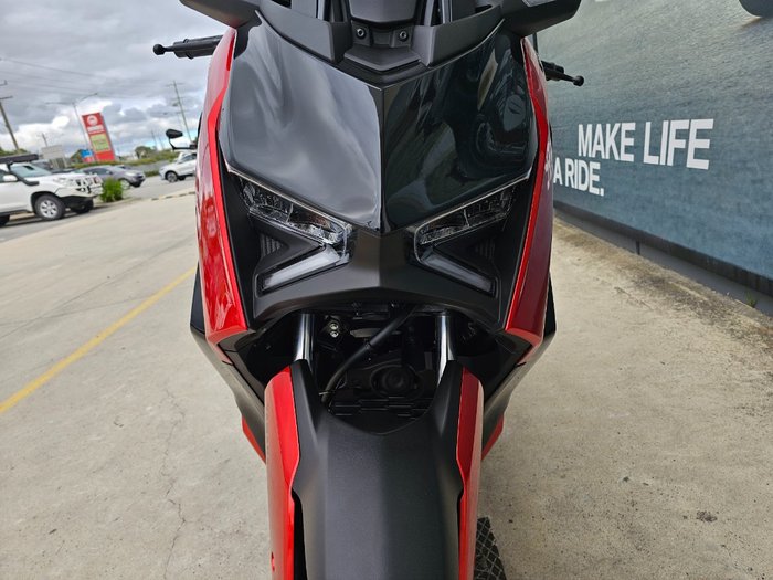 2025 Yamaha XMAX 300 (CZD300A) Orange