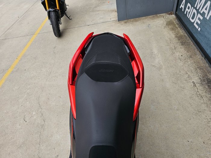 2025 Yamaha XMAX 300 (CZD300A) Orange