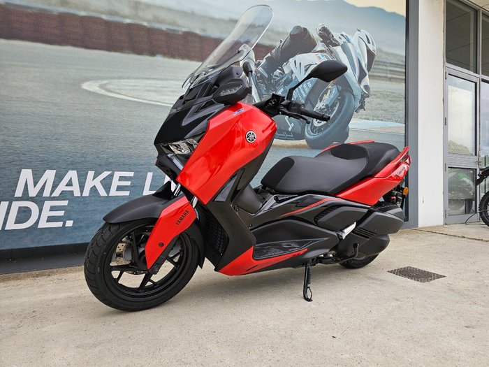 2025 Yamaha XMAX 300 (CZD300A) Orange
