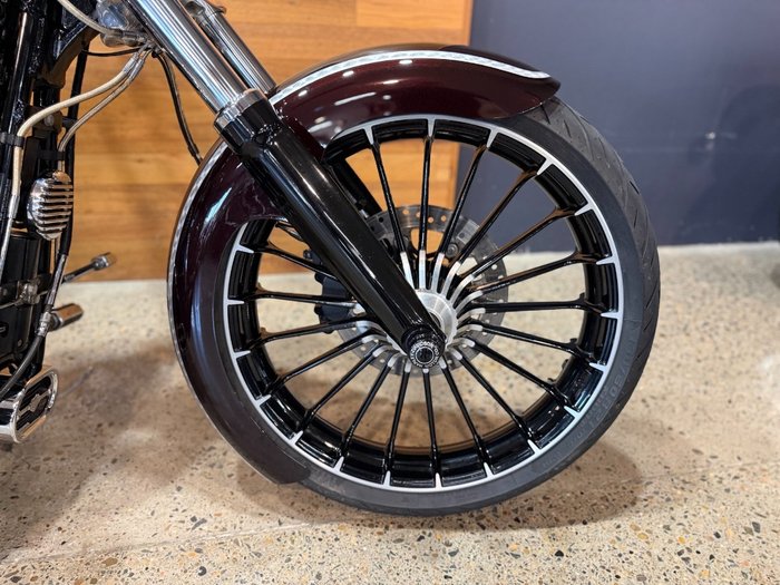 2017 HARLEY-DAVIDSON FXSB SOFTAIL BREAKOUT