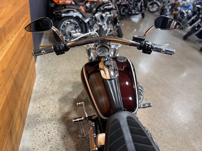 2017 HARLEY-DAVIDSON FXSB SOFTAIL BREAKOUT