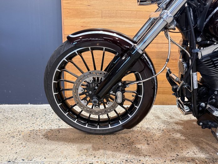2017 HARLEY-DAVIDSON FXSB SOFTAIL BREAKOUT