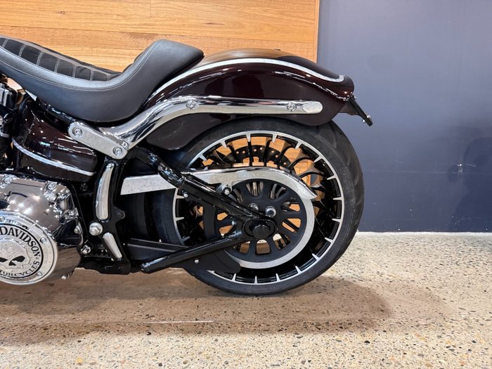 2017 HARLEY-DAVIDSON FXSB SOFTAIL BREAKOUT