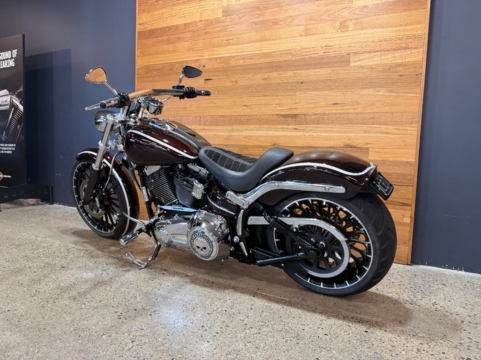 2017 HARLEY-DAVIDSON FXSB SOFTAIL BREAKOUT
