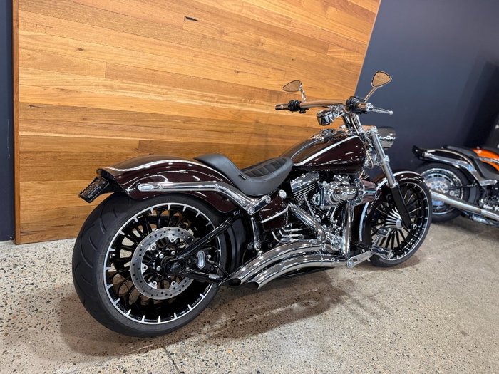2017 HARLEY-DAVIDSON FXSB SOFTAIL BREAKOUT