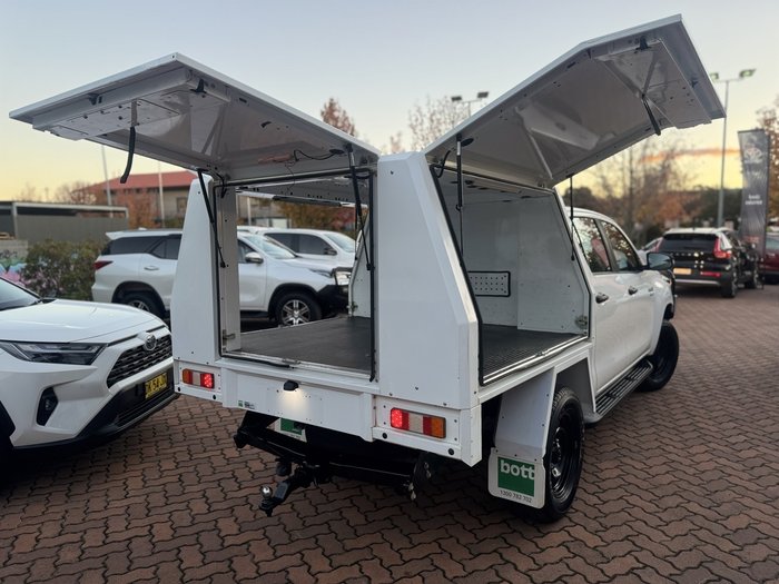2020 Toyota Hilux SR