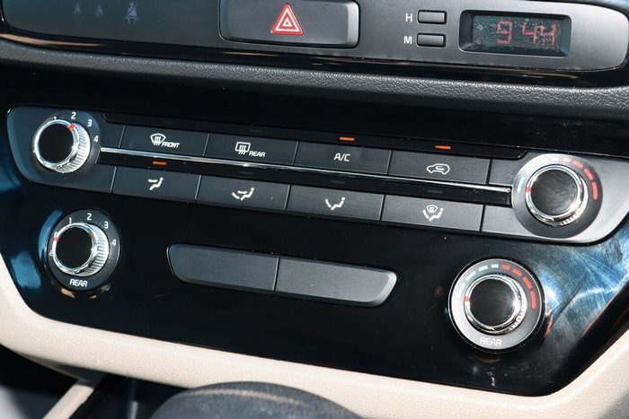 2020 Kia Carnival S