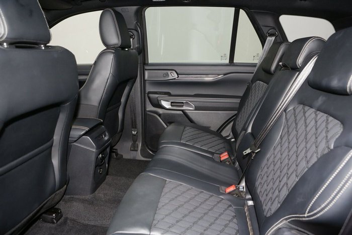 2024 Ford Everest Platinum