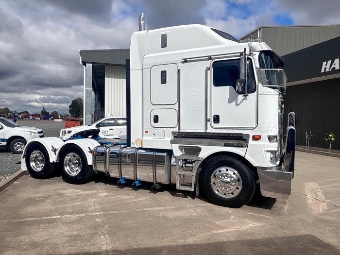 2018 Kenworth K200 White