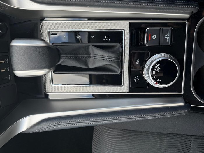 2024 Mitsubishi Pajero Sport GLX