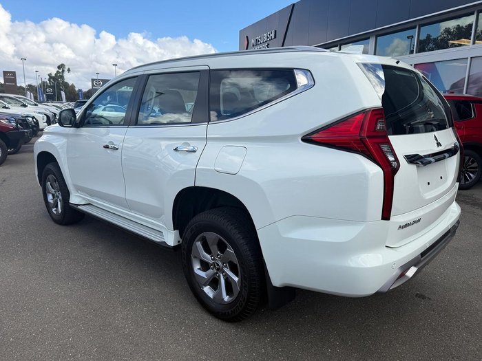 2024 Mitsubishi Pajero Sport GLX