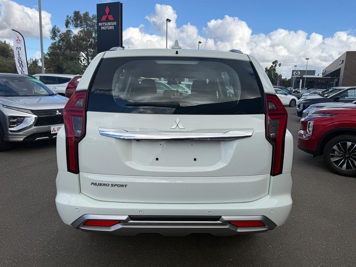 2024 Mitsubishi Pajero Sport GLX
