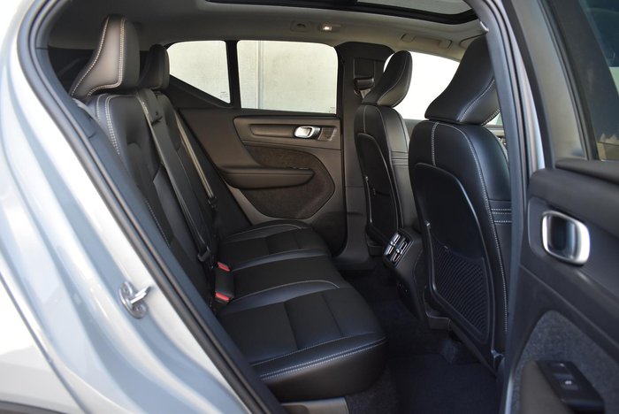 2026 Volvo XC40 Ultra B4 Bright MY26 AWD Vapour Grey