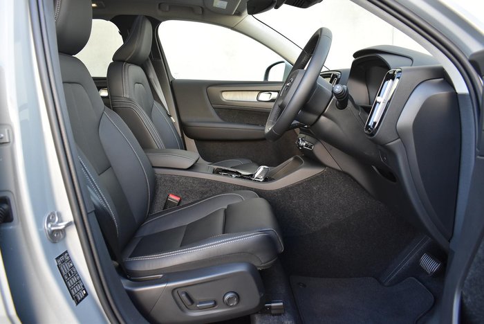 2026 Volvo XC40 Ultra B4 Bright MY26 AWD Vapour Grey
