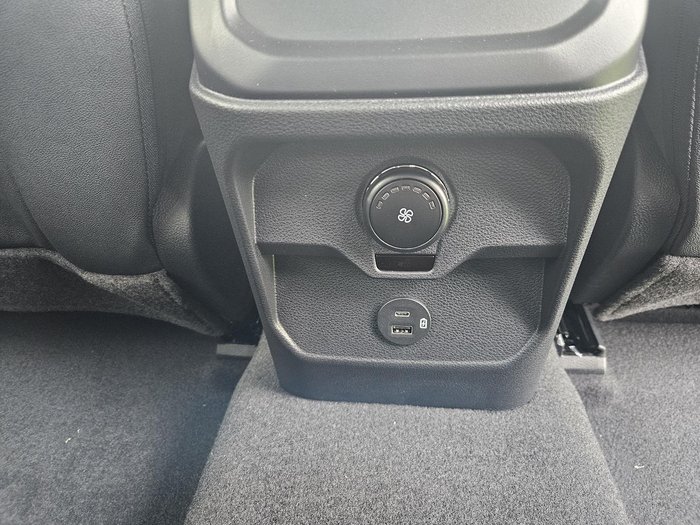 2026 Ford Everest Active