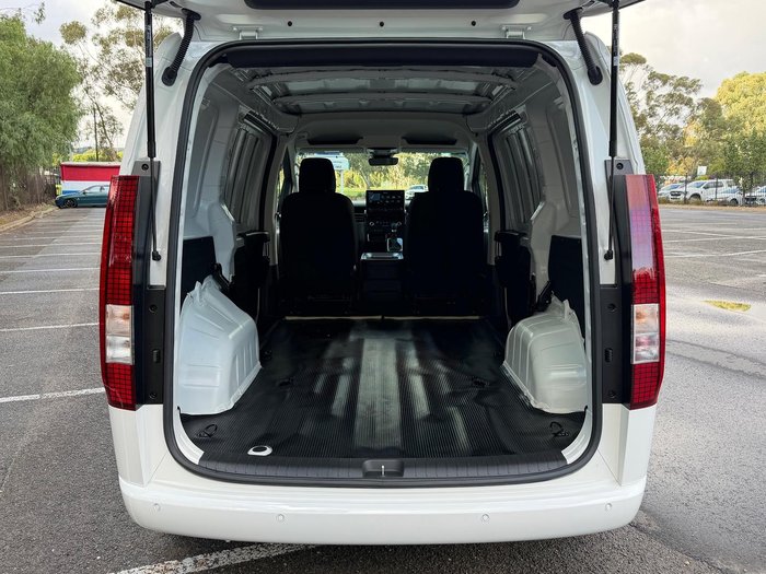 2026 Hyundai STARIA LOAD