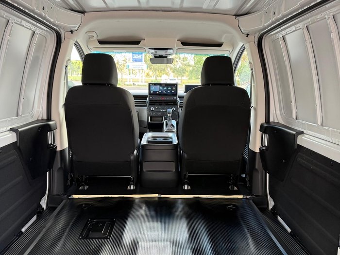 2026 Hyundai STARIA LOAD