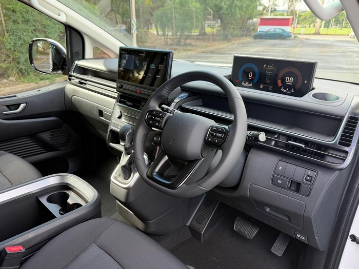 2026 Hyundai STARIA LOAD