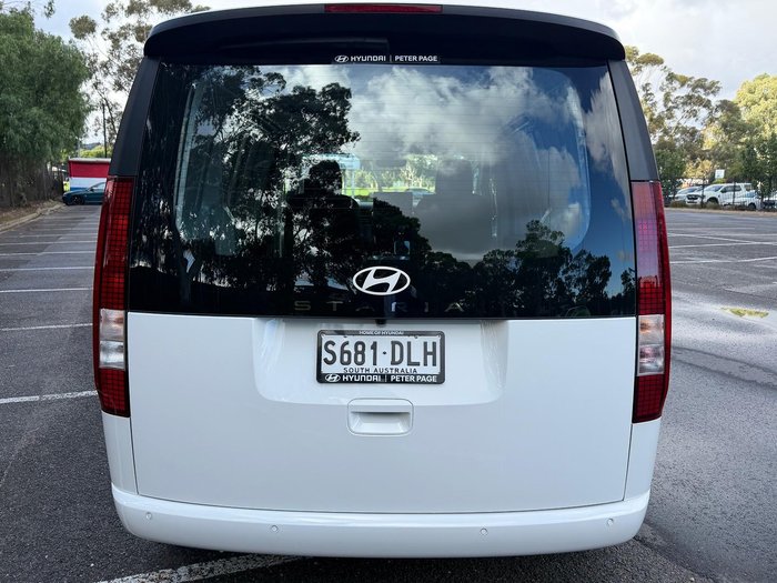 2026 Hyundai STARIA LOAD