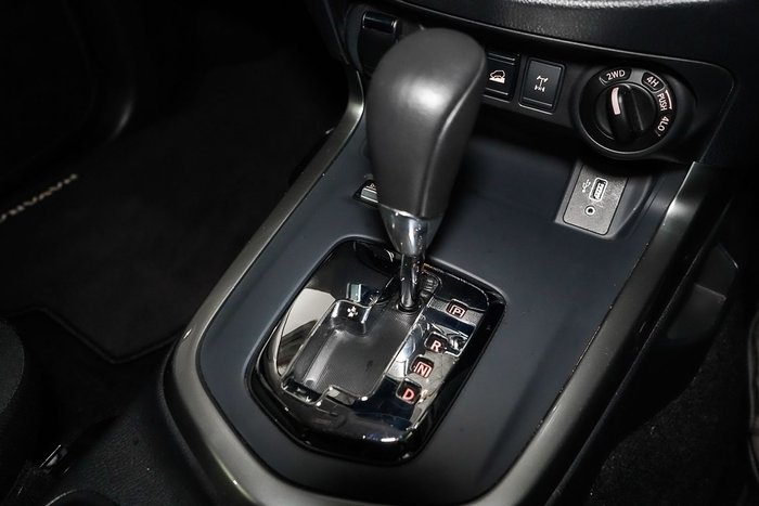 2021 Nissan Navara ST