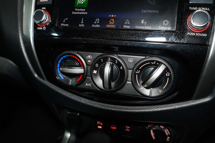 2021 Nissan Navara ST