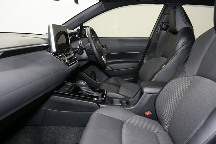 2025 Toyota Corolla Cross Atmos