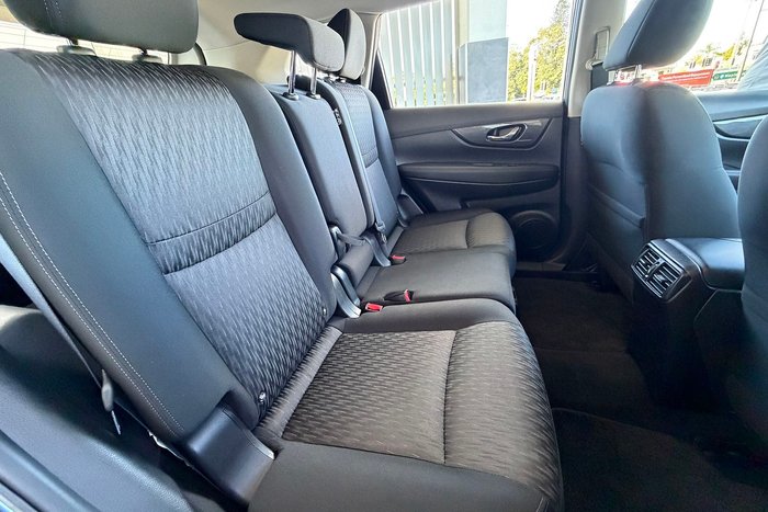 2022 Nissan X-TRAIL ST