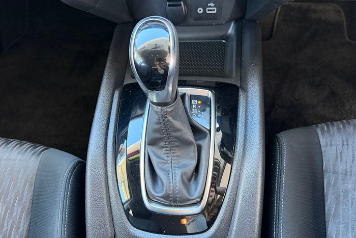 2022 Nissan X-TRAIL ST