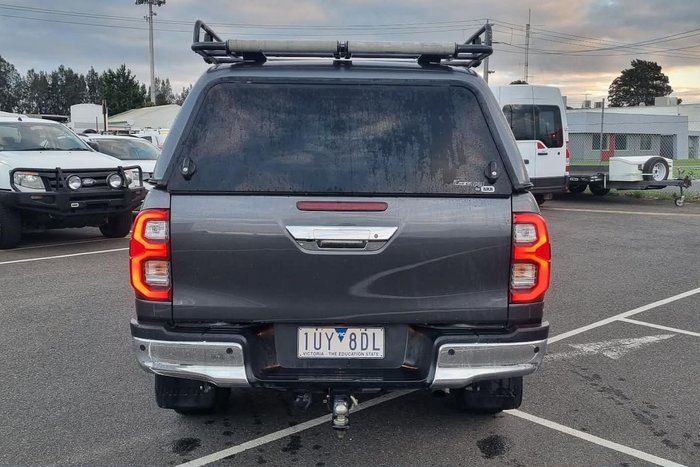 2021 Toyota Hilux SR5