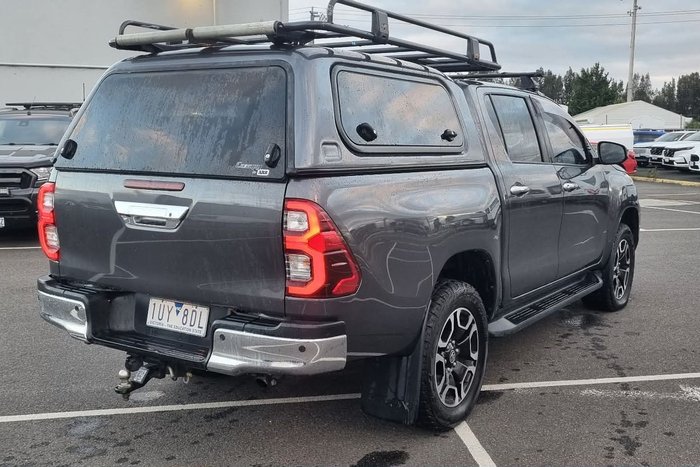 2021 Toyota Hilux SR5