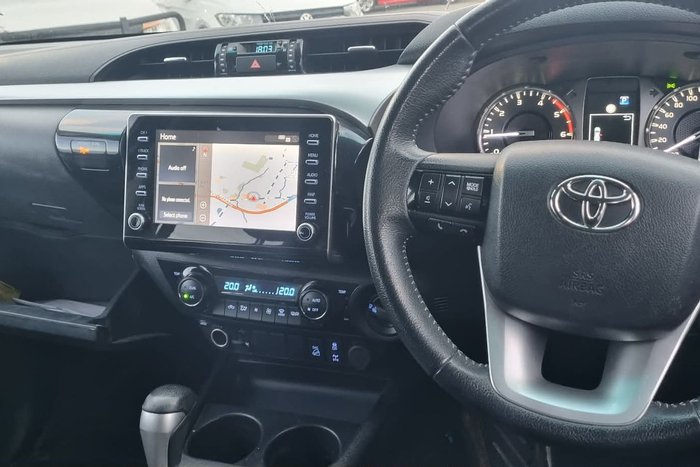 2021 Toyota Hilux SR5