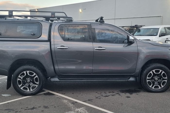 2021 Toyota Hilux SR5
