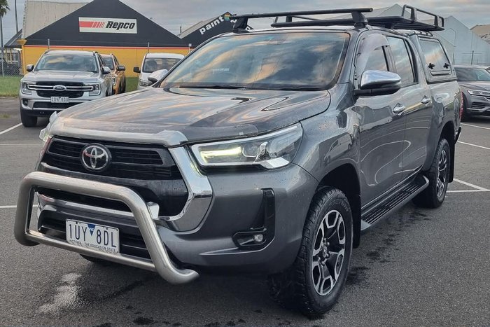 2021 Toyota Hilux SR5