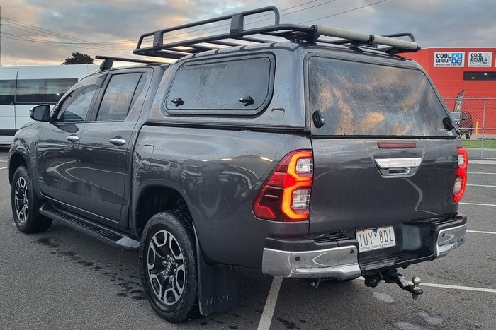 2021 Toyota Hilux SR5